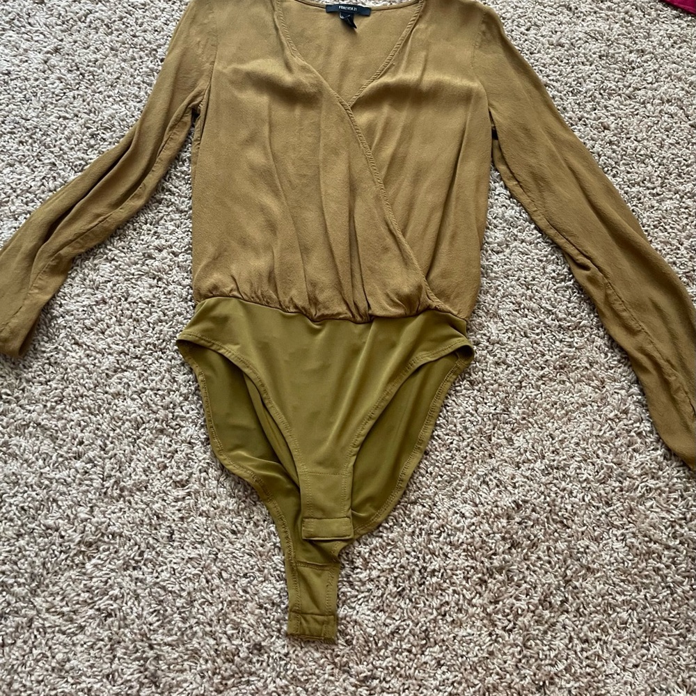 Forever 21 surplice neckline bodysuit size s